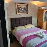 Hostal Holiday Cusco